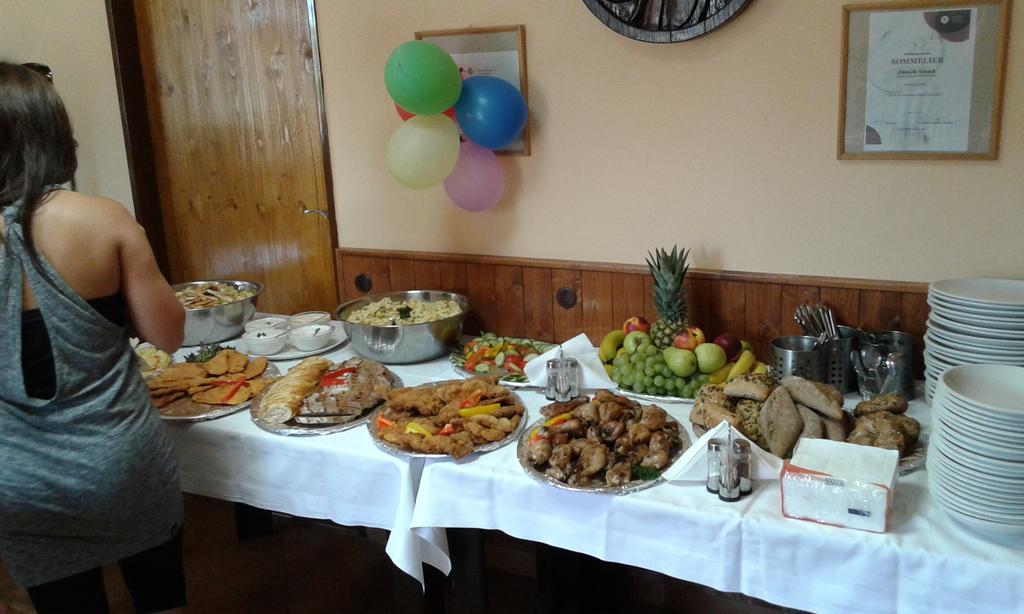 弗尔博韦茨酒店 Vrbovec 外观 照片