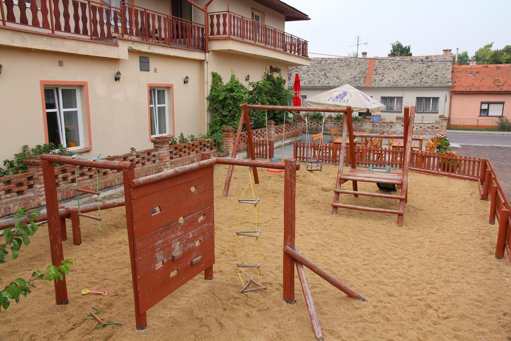 弗尔博韦茨酒店 Vrbovec 外观 照片