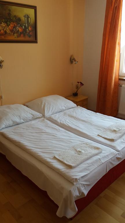 弗尔博韦茨酒店 Vrbovec 外观 照片