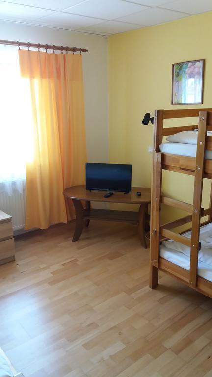 弗尔博韦茨酒店 Vrbovec 外观 照片