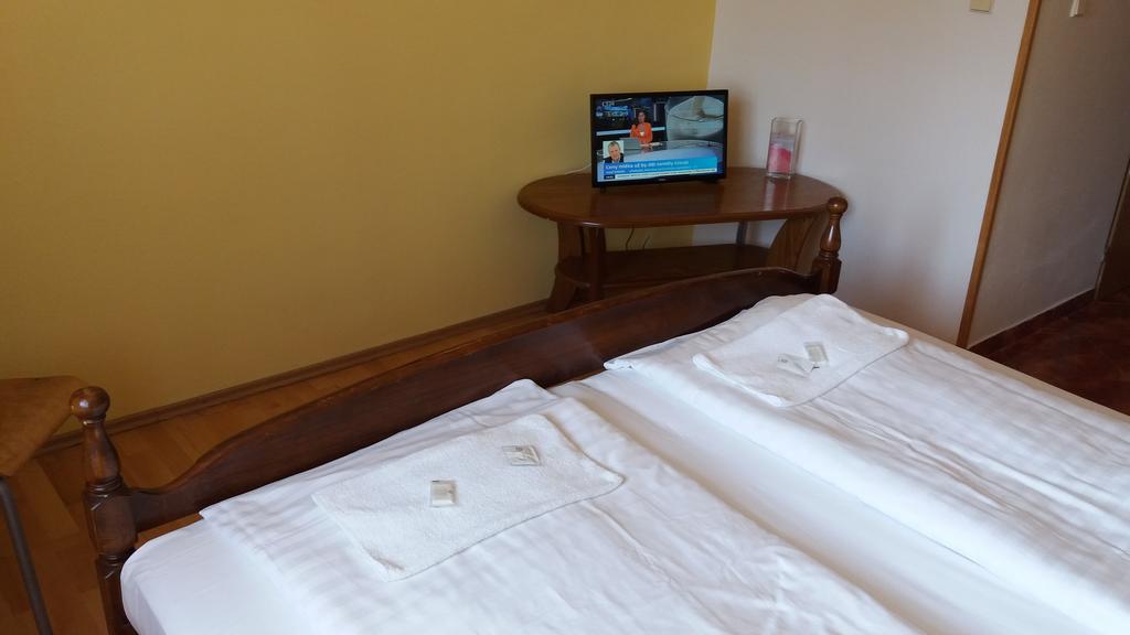 弗尔博韦茨酒店 Vrbovec 外观 照片