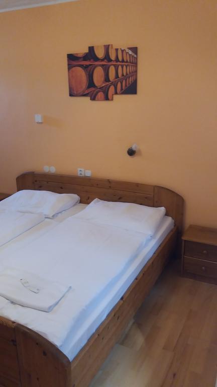 弗尔博韦茨酒店 Vrbovec 外观 照片