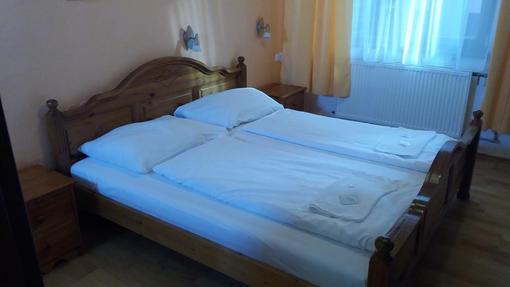 弗尔博韦茨酒店 Vrbovec 外观 照片