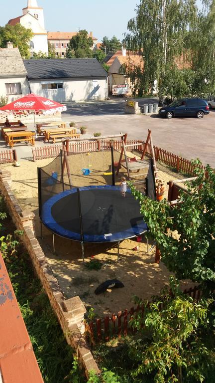 弗尔博韦茨酒店 Vrbovec 外观 照片