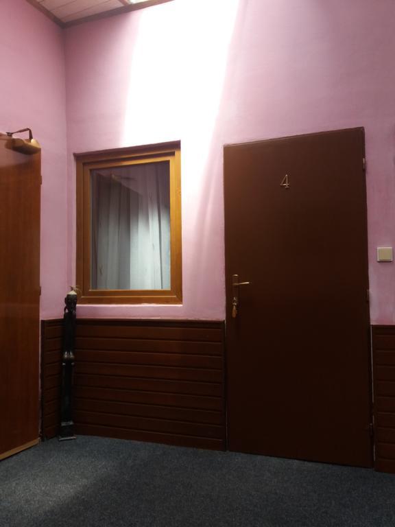 弗尔博韦茨酒店 Vrbovec 外观 照片