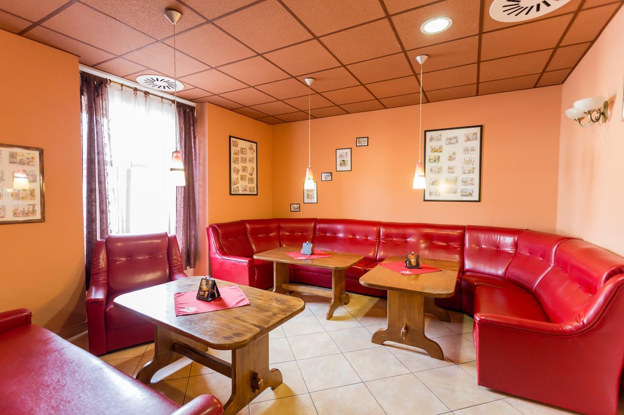 弗尔博韦茨酒店 Vrbovec 外观 照片